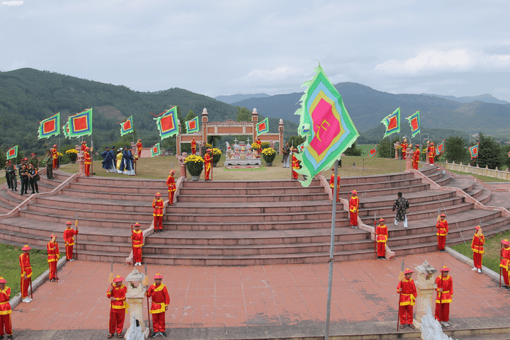 Hàng nghìn người đổ về Bảo tàng Quang Trung kỷ niệm Chiến thắng Ngọc Hồi - Đống Đa - 1